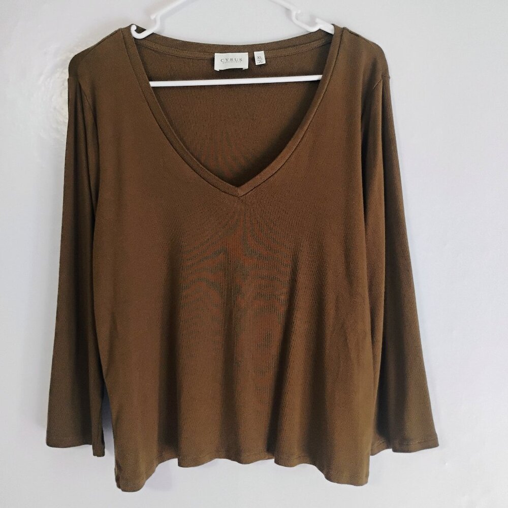 Cyrus Brown V Neck Long Sleeve Top XL Soft Stretch